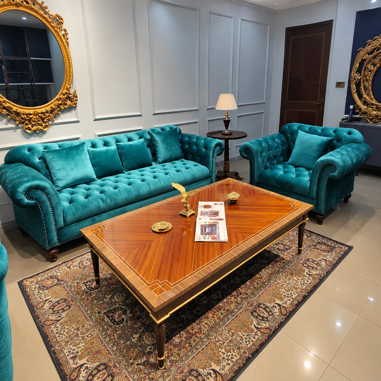 Royal Chester Sofa - Image 4